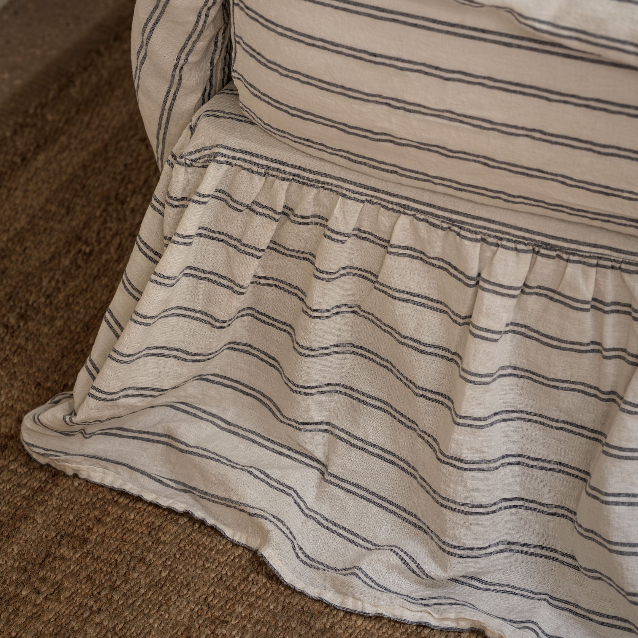 Kalono Linen Blend Valance – Ivory Kemptown Stripe